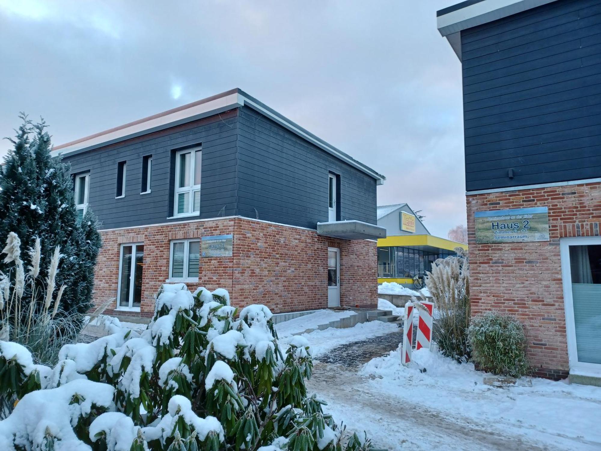 Sportpension "Seminarhaus An Der Eider" Tönning エクステリア 写真